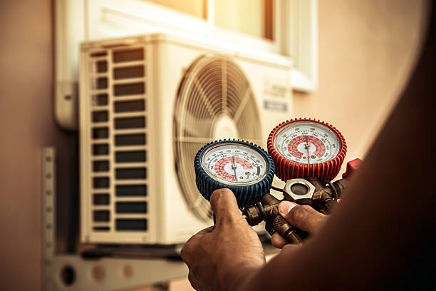 Professional Hvac technician working in Artesia, NM